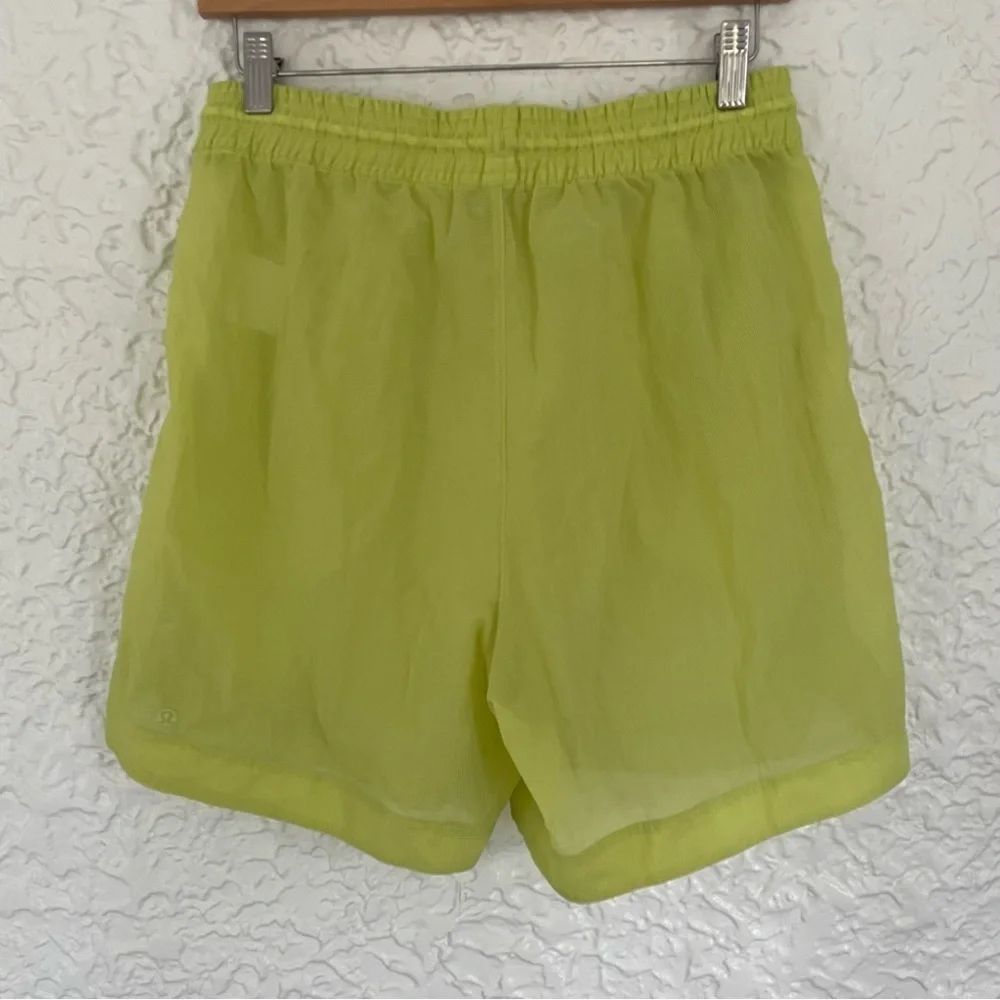 Lululemon Clear Intention Short Size 6
